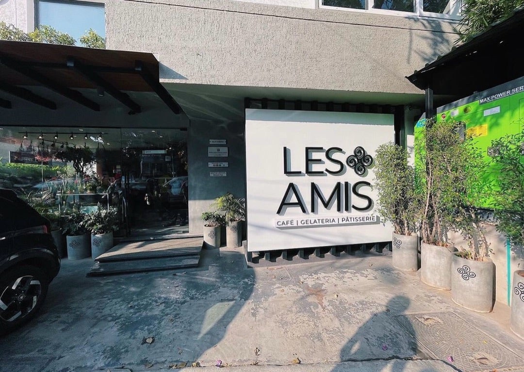 Les Amis storefront in Chamiers Road / Alwarpet edge, Chennai